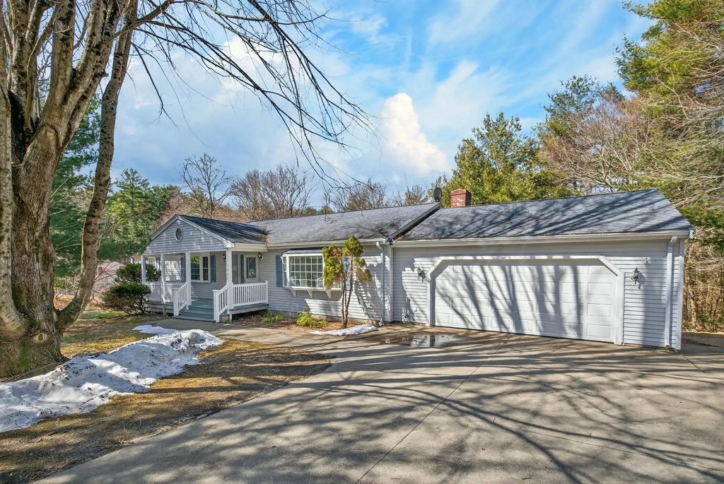 532 Hill St, Raynham