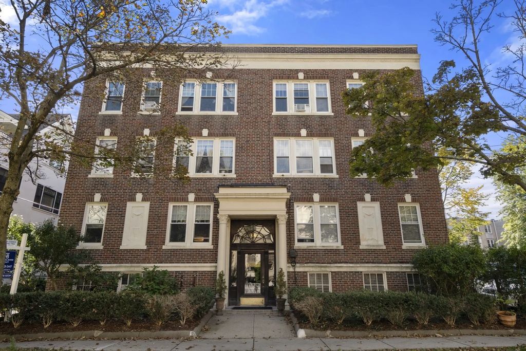 36 Dwight St #4, Brookline