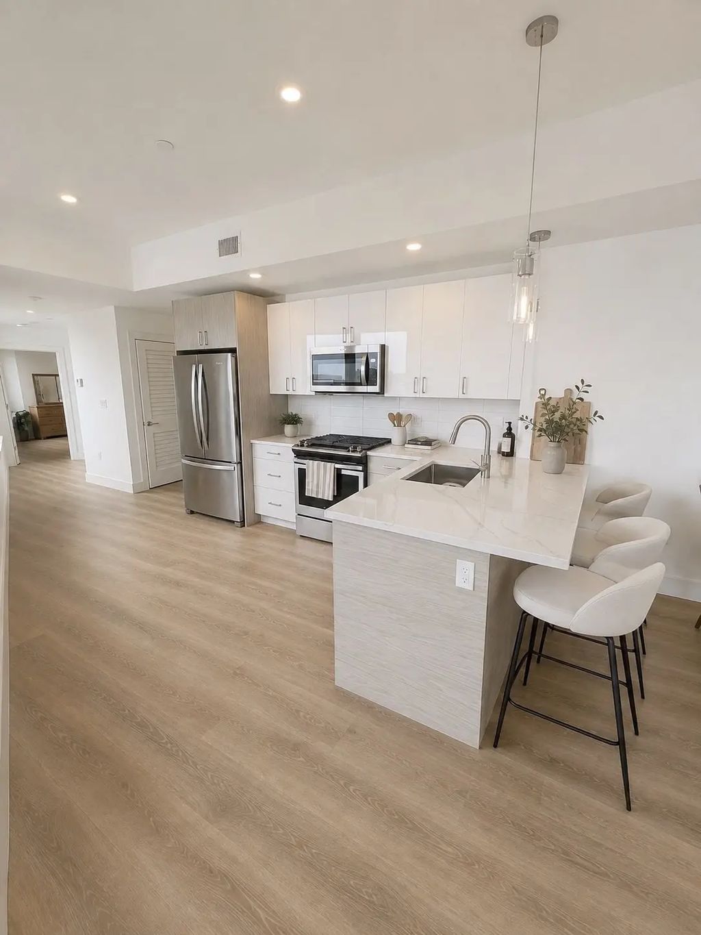 386 Market St #401, Boston