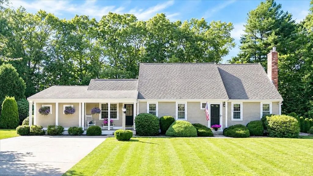 3 Copper Beech Dr, Kingston