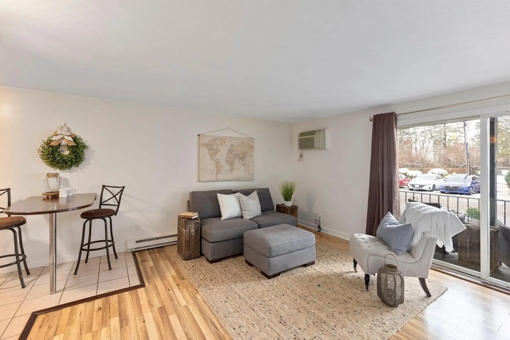 53 Fountain Ln #8, Weymouth