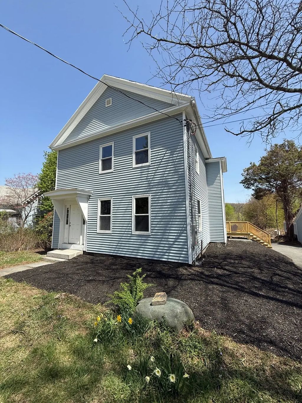 32 Main St, Monson