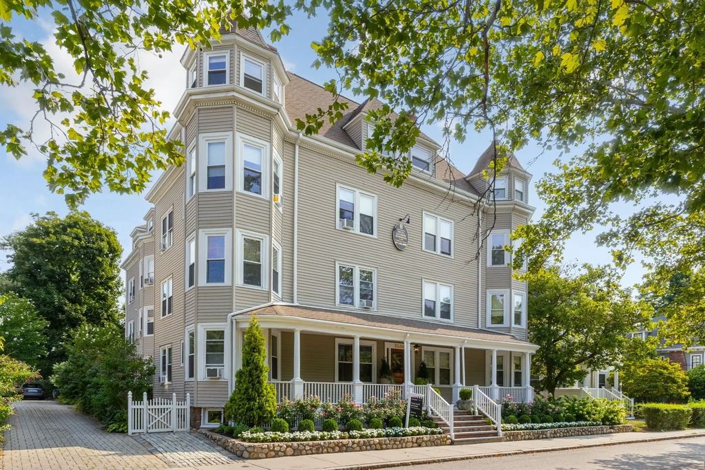 173 Davis #4, Brookline