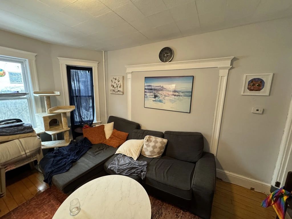 9 Burnham St #1, Somerville