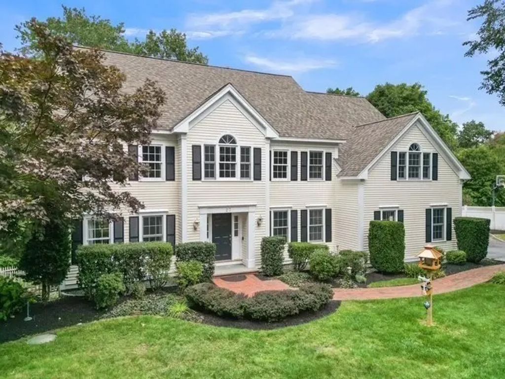 27 Morningside Drive, Topsfield