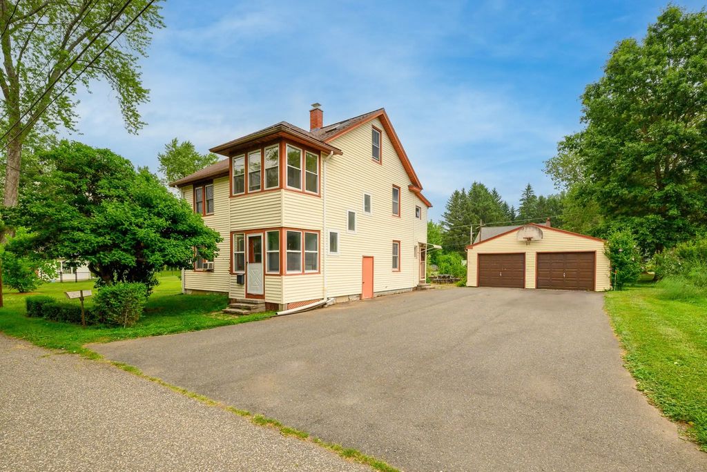 16 Boynton Ave, South Hadley
