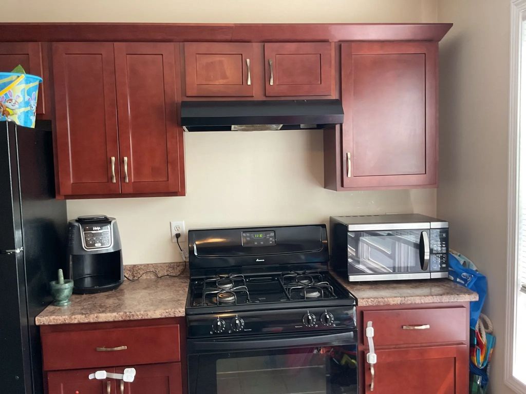 21 Nassau Street #2, Chicopee