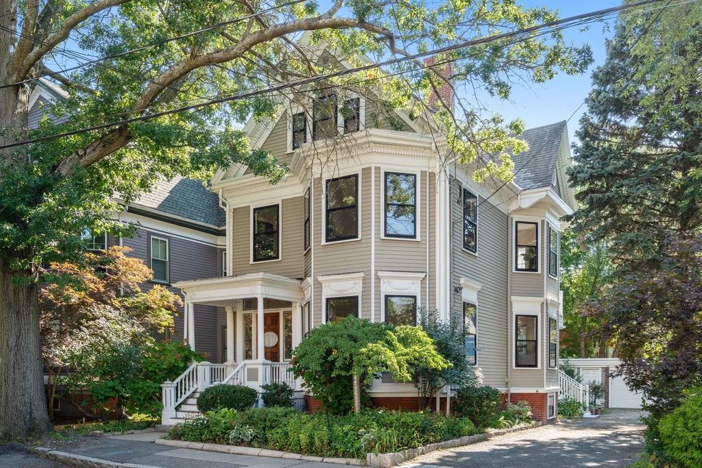 32 Fayette Street, Cambridge
