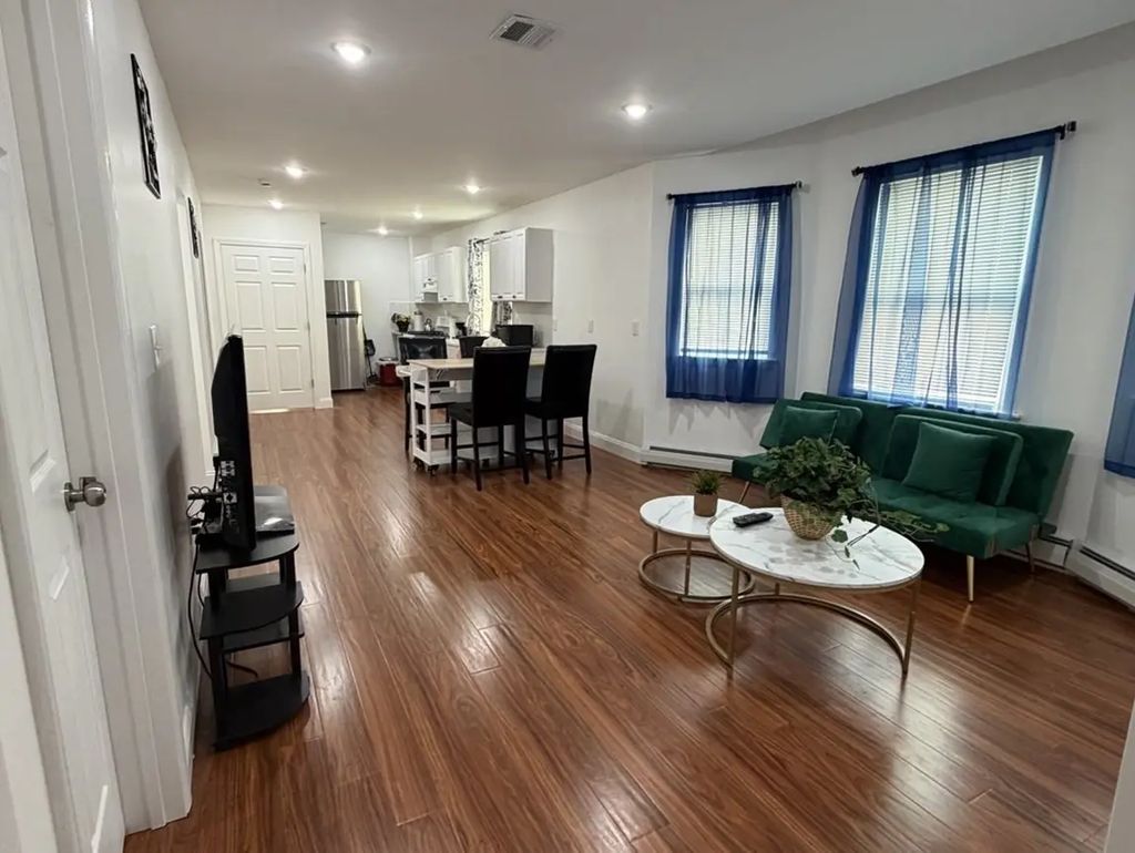 7 Alexander Ave #2, Medford