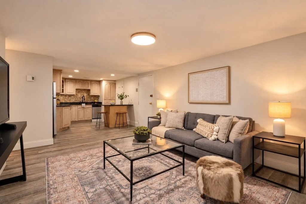 365 Faneuil St #4, Boston