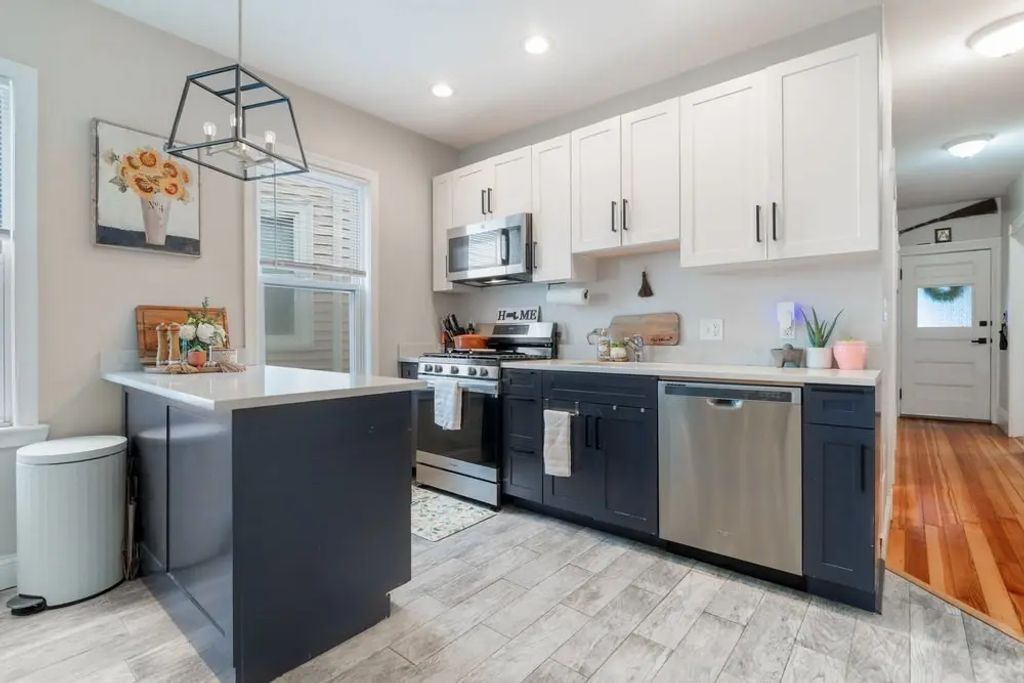 24 Buttonwood Street, Boston