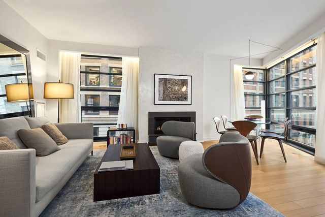580 Washington St #302, Boston