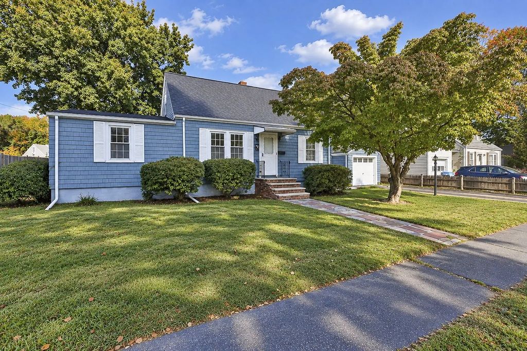 77 Paon Blvd, Wakefield
