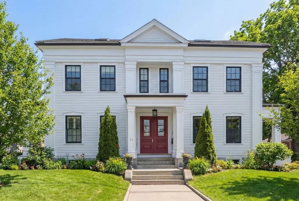 23 Chickatawbut St #2, Boston