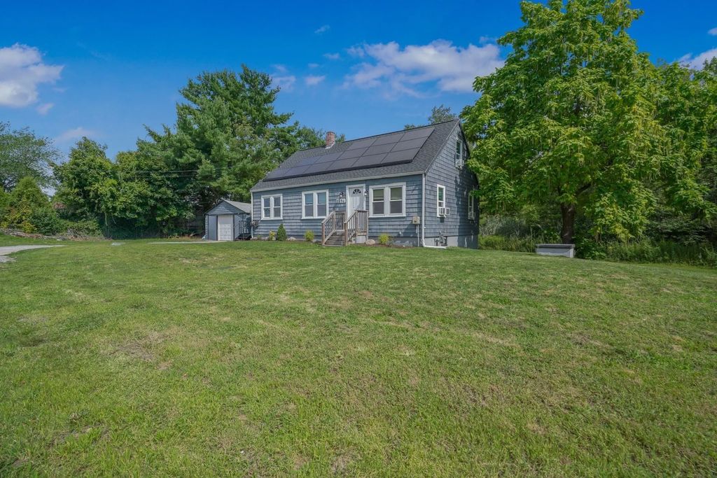 1894 Fall River Avenue, Seekonk