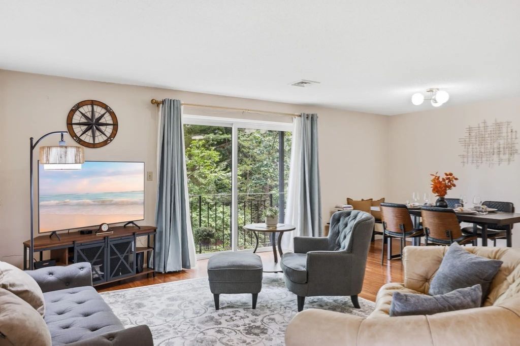 181 Littleton Rd #212, Chelmsford