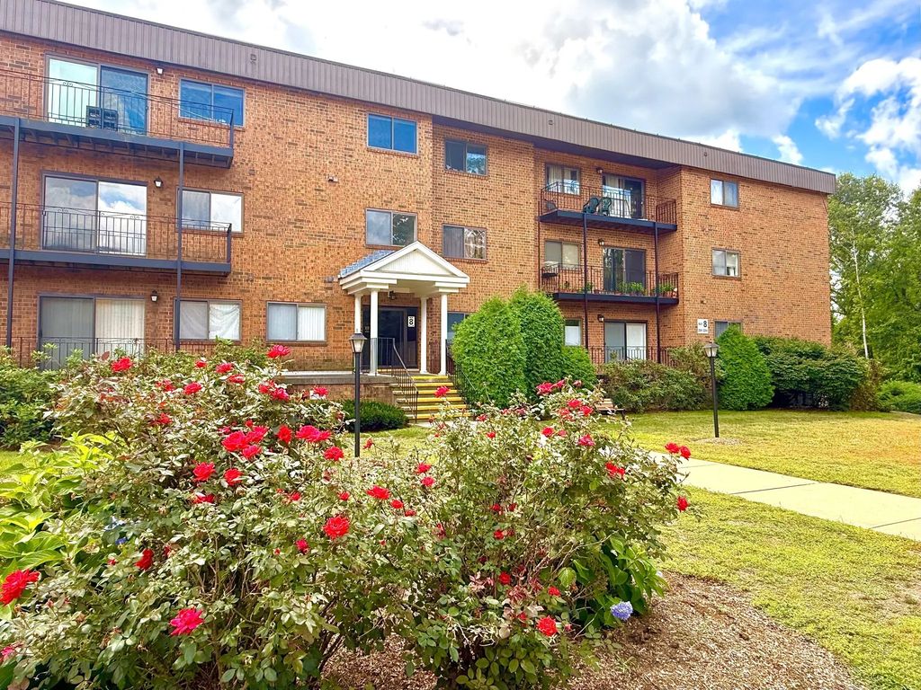 181 Littleton Rd #212, Chelmsford