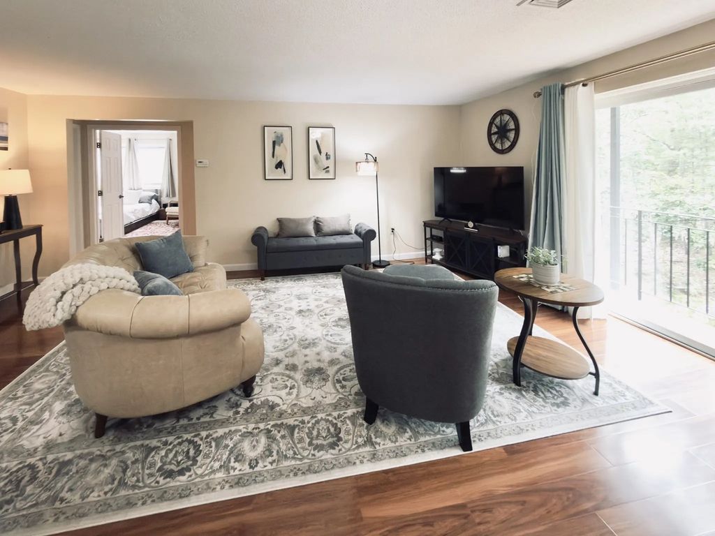 181 Littleton Rd #212, Chelmsford
