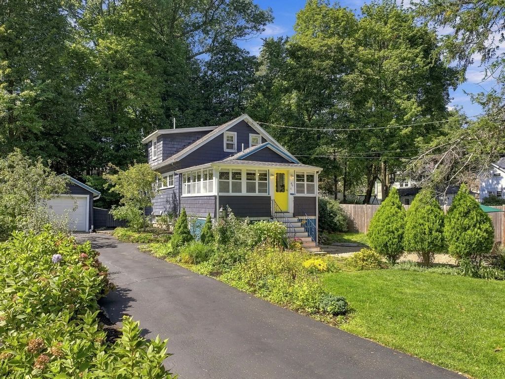 46 Maple Rd, Melrose