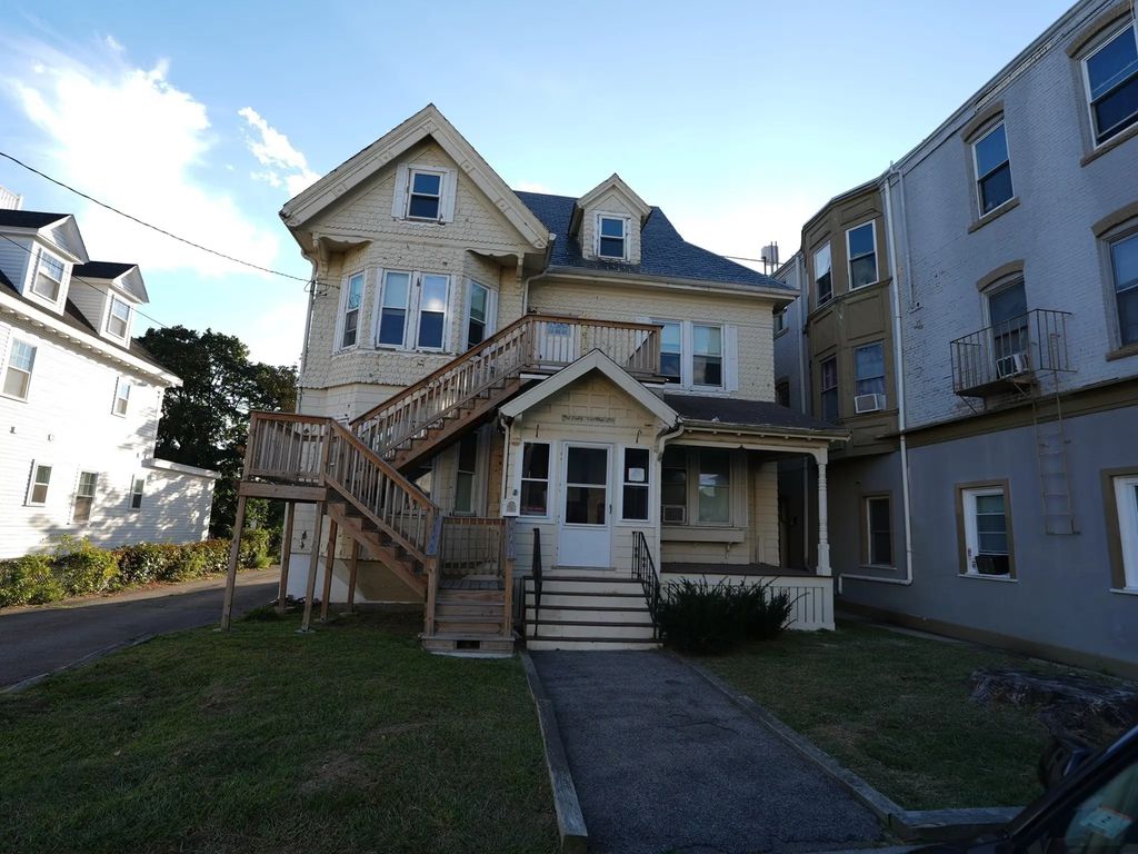 180 Winthrop St, Winthrop