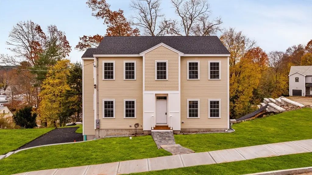 391 Sprague St, Dedham