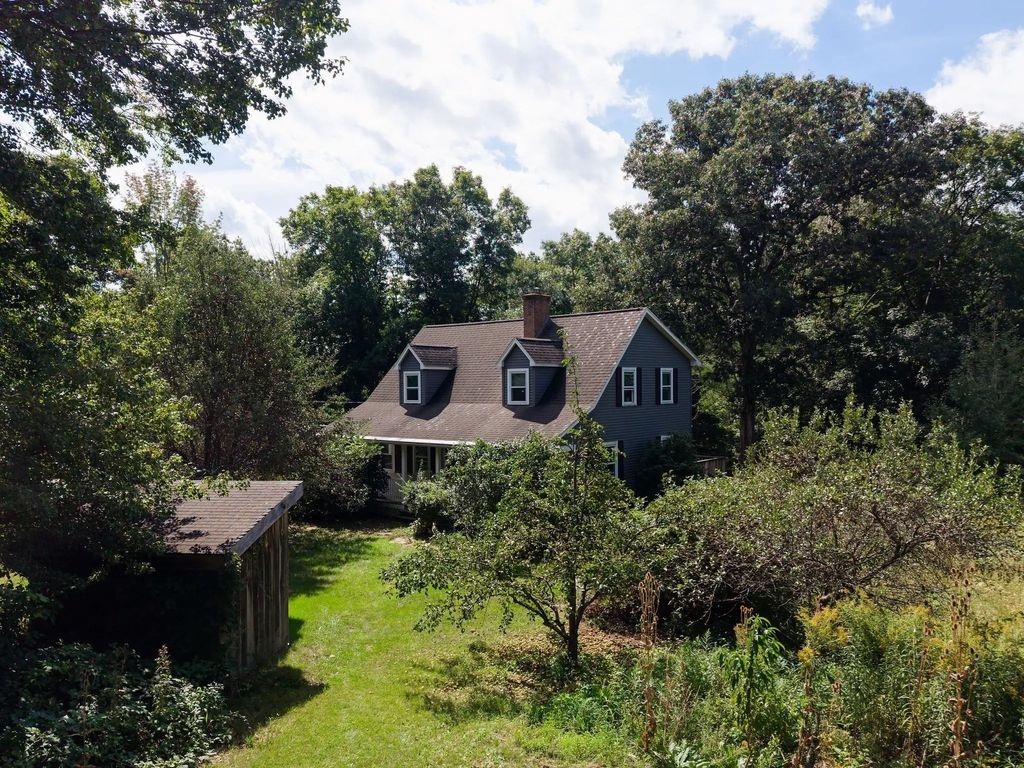 152 Pierce Rd, West Brookfield