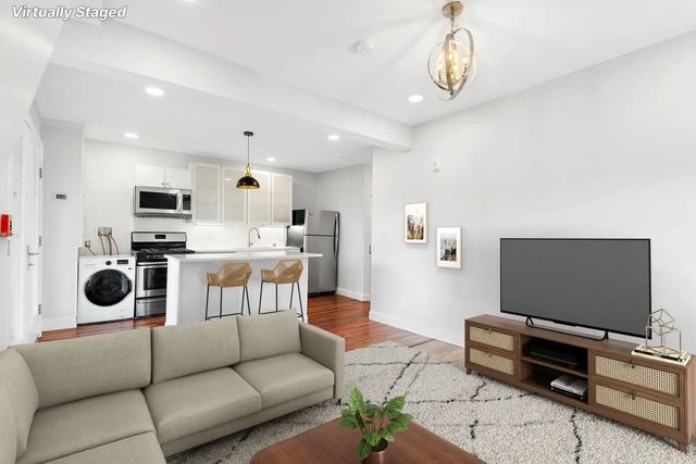 104 Thorndike St #3, Cambridge