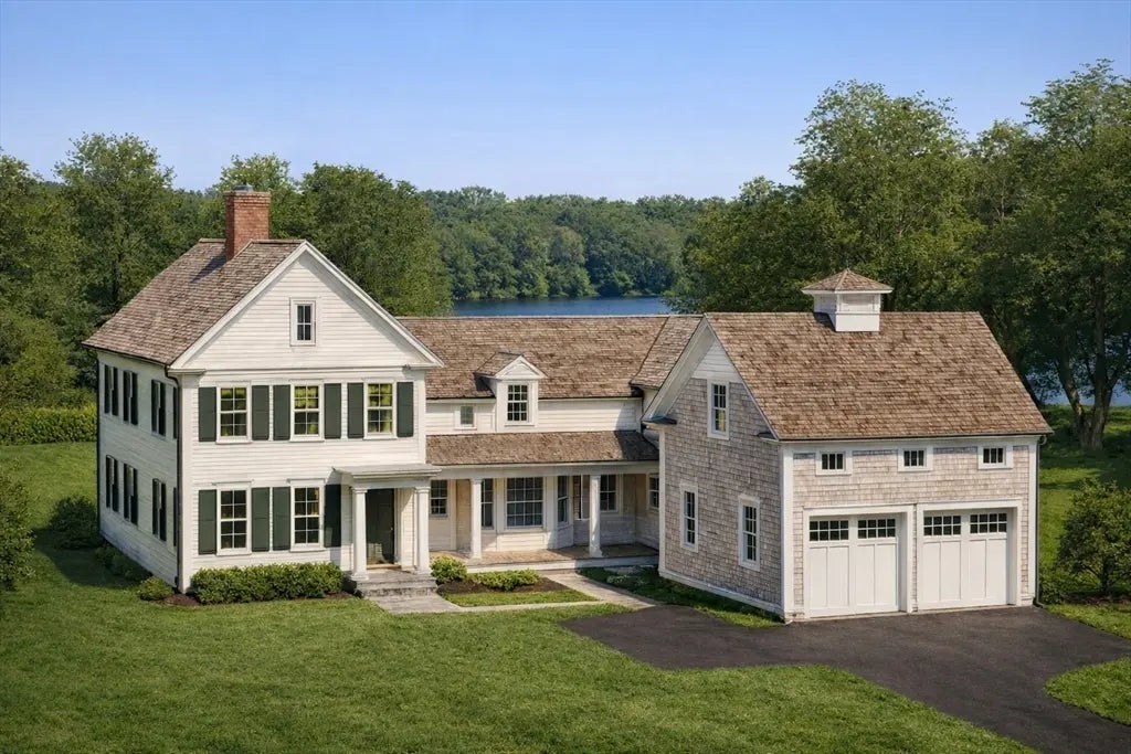 96 Black Horse, Cohasset