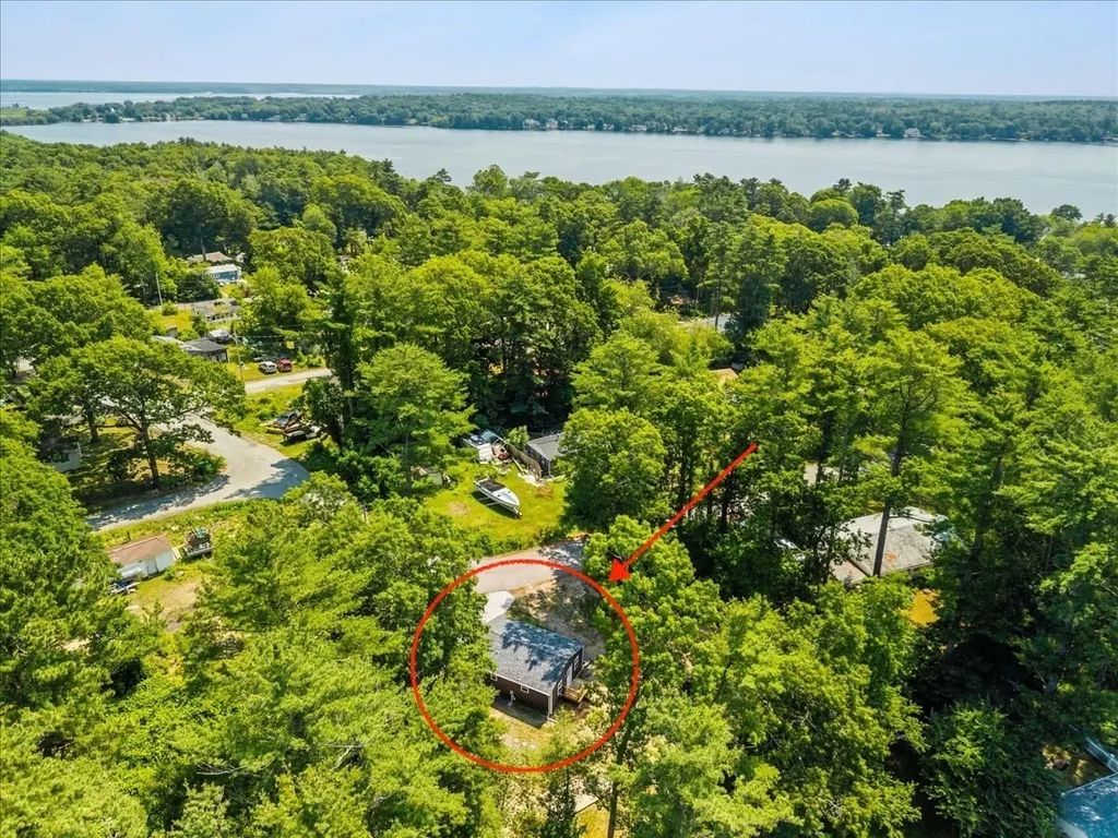 13 Cherry St, Lakeville