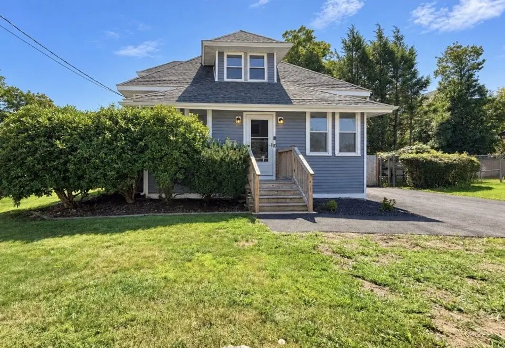 32 Sycamore Ave, Brockton