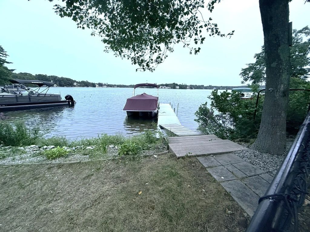 Wakefield Ave - Webster Lake, Webster