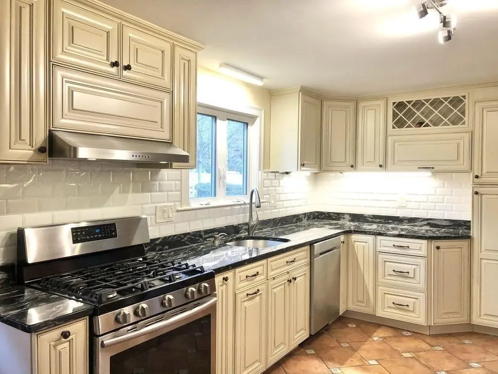 85 Alba Rd, Wellesley