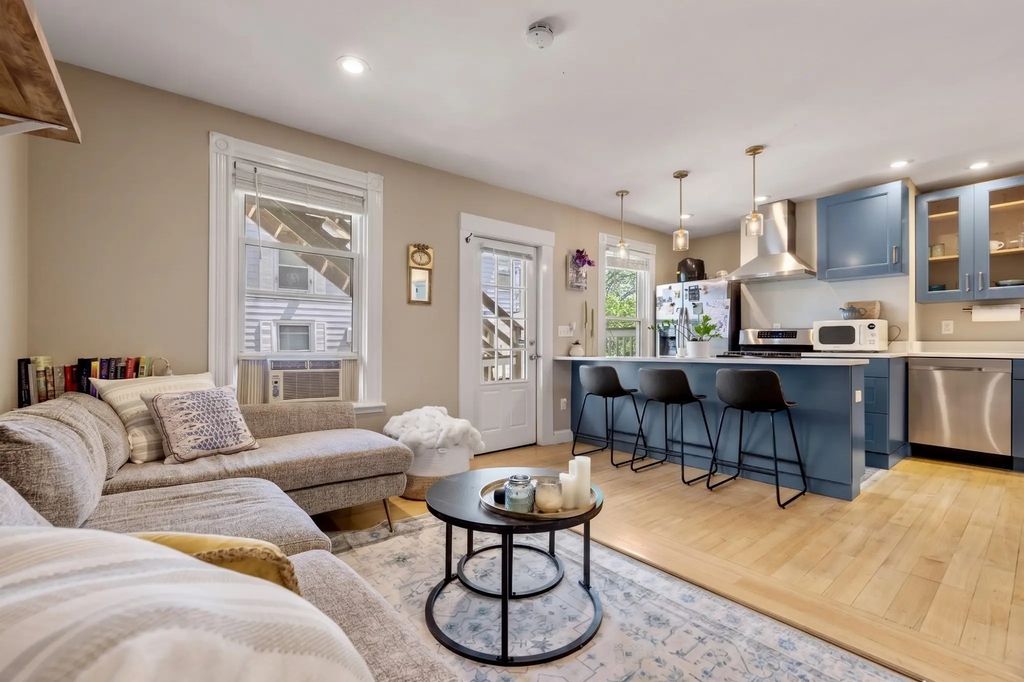 21 Lamson St #2, Boston