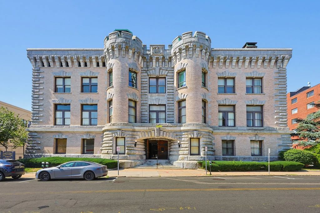 92 High St #21, Medford
