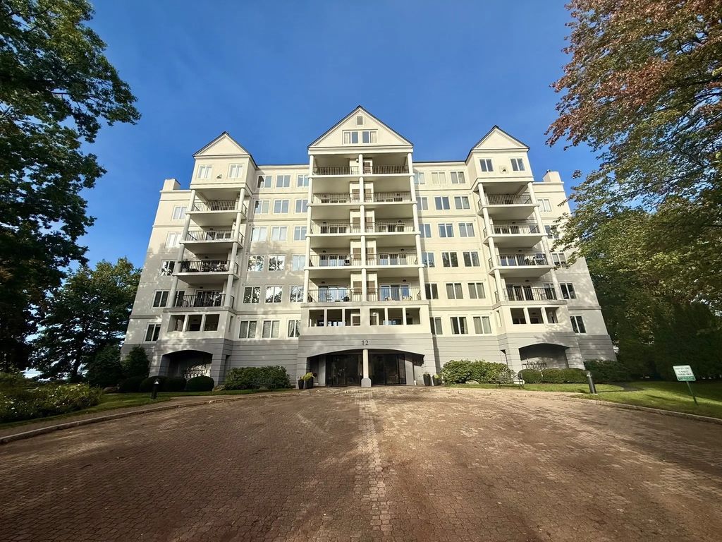 12 Mountain Laurels Dr #308, Nashua
