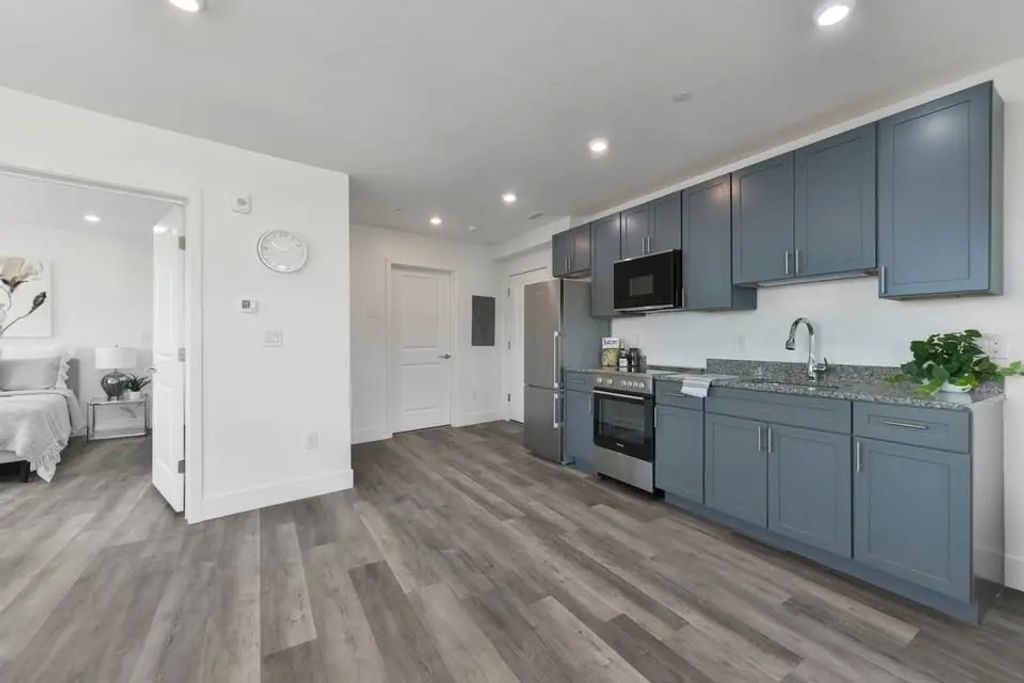 585 Essex St #416, Lynn