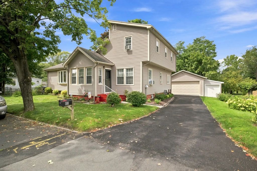 60 Brickett St, Springfield