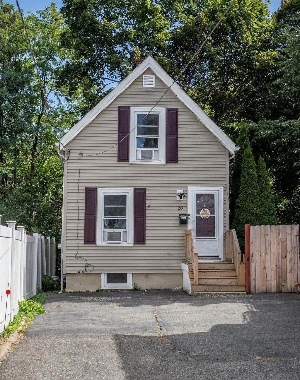 20 Ames St, Lynn