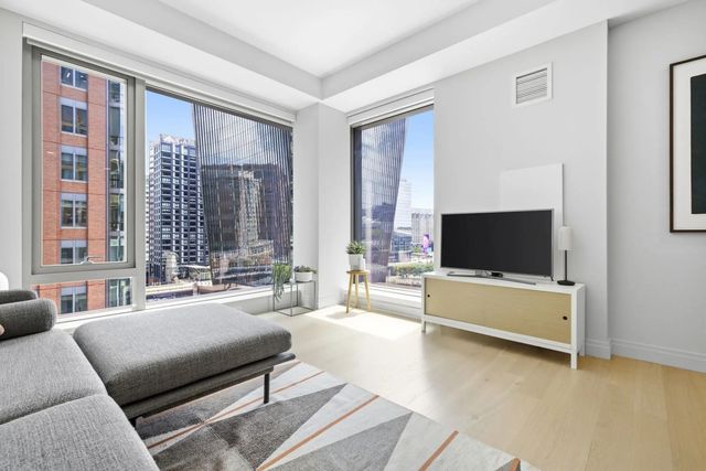 135 Seaport Blvd #1016, Boston