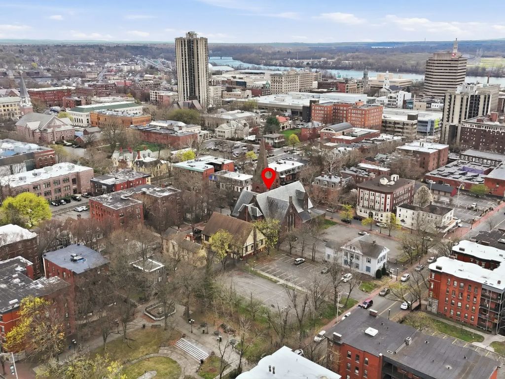 18 Salem St, Springfield