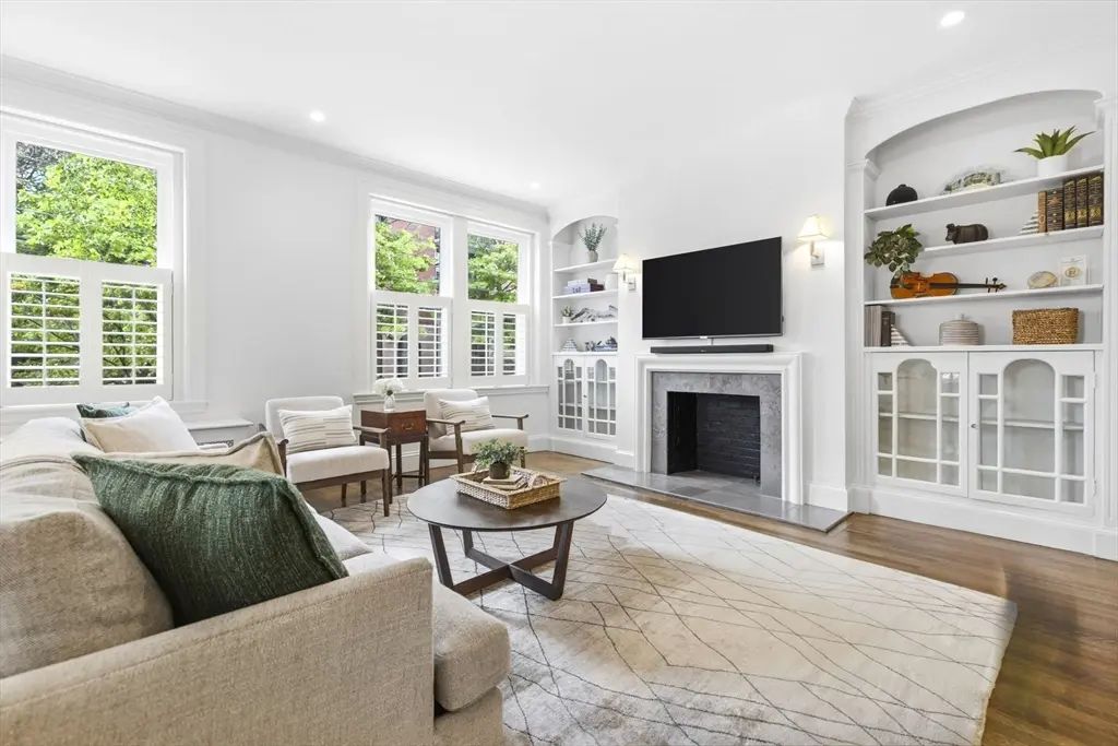 123 Saint Paul St #1, Brookline