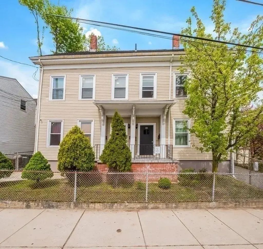62 Temple St #2, Somerville