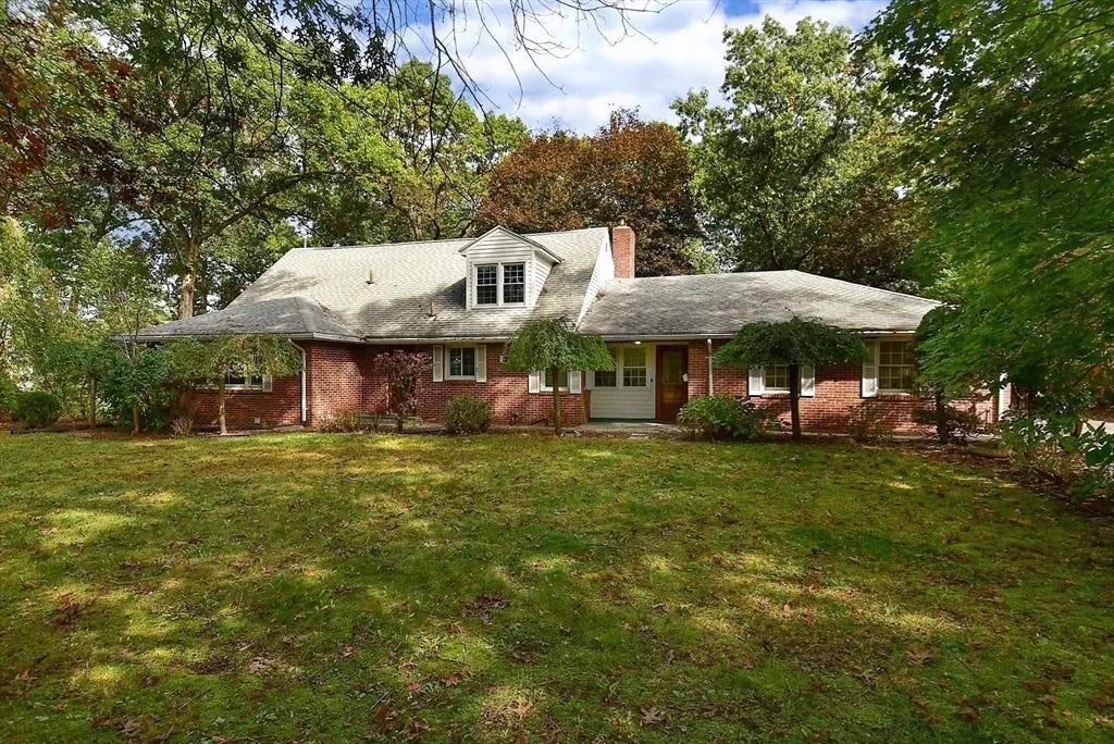 757 Shaker Rd, Longmeadow