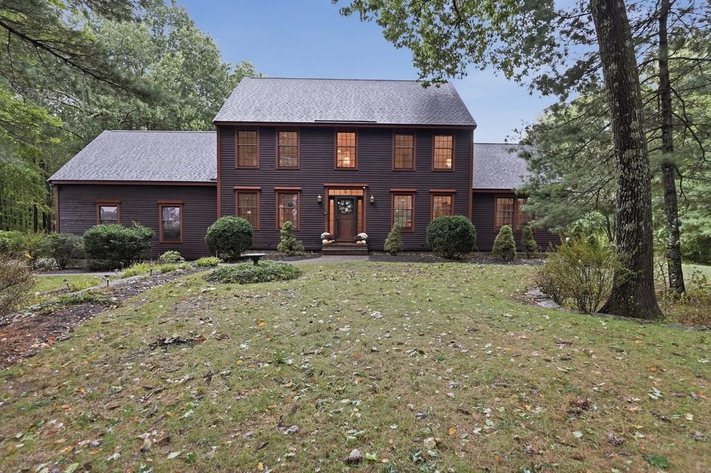 9 Fox Run Dr, Haverhill