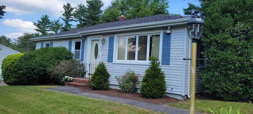 208 Stony Brook Road, Raynham