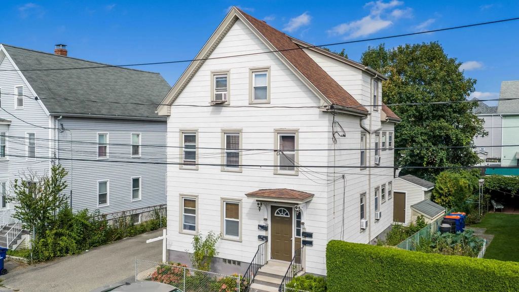 83 Rockland St, New Bedford