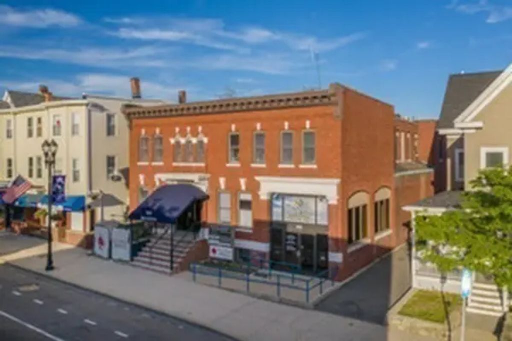 369 Broadway #205, Everett