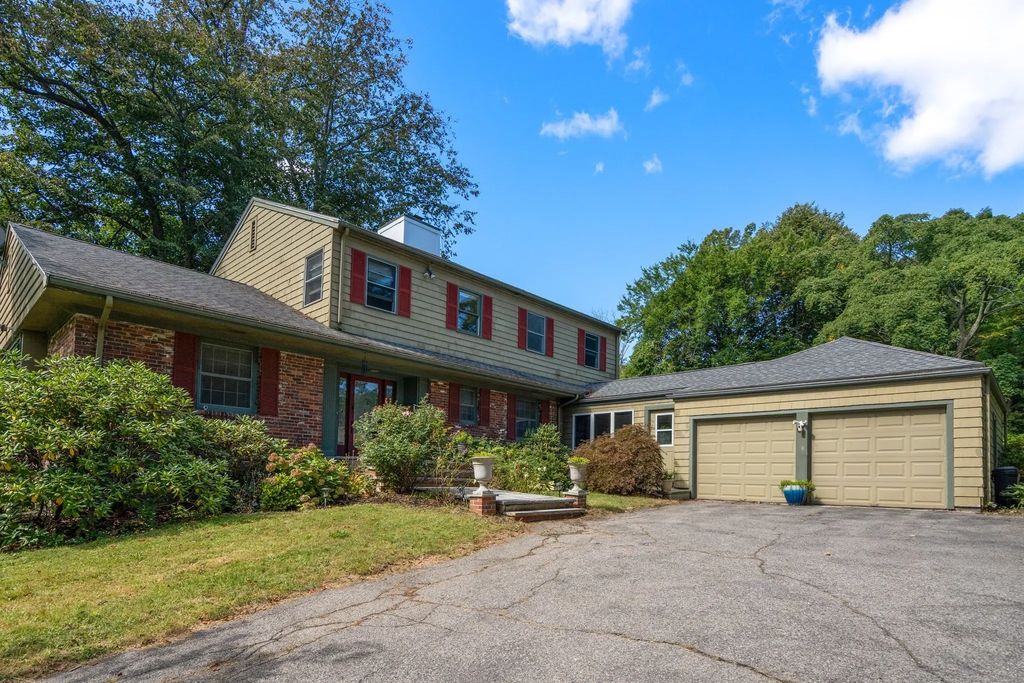 631 Blue Hill Ave, Milton