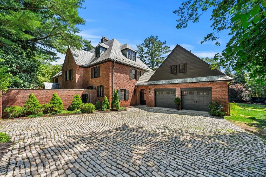 372 Warren St, Brookline