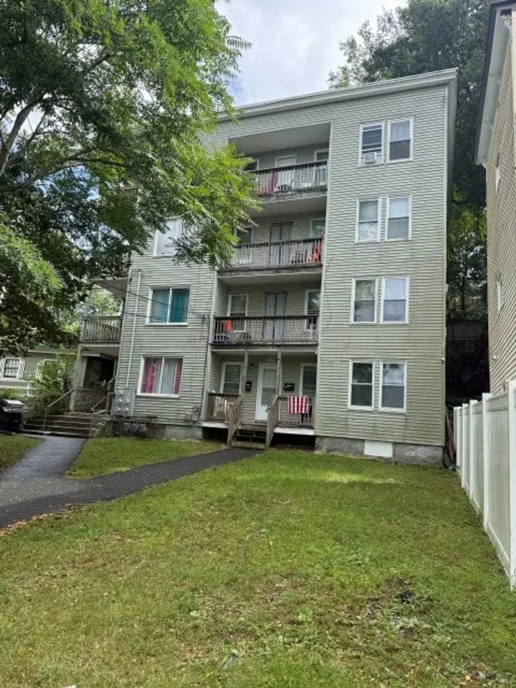 270 Fairmount St, Fitchburg